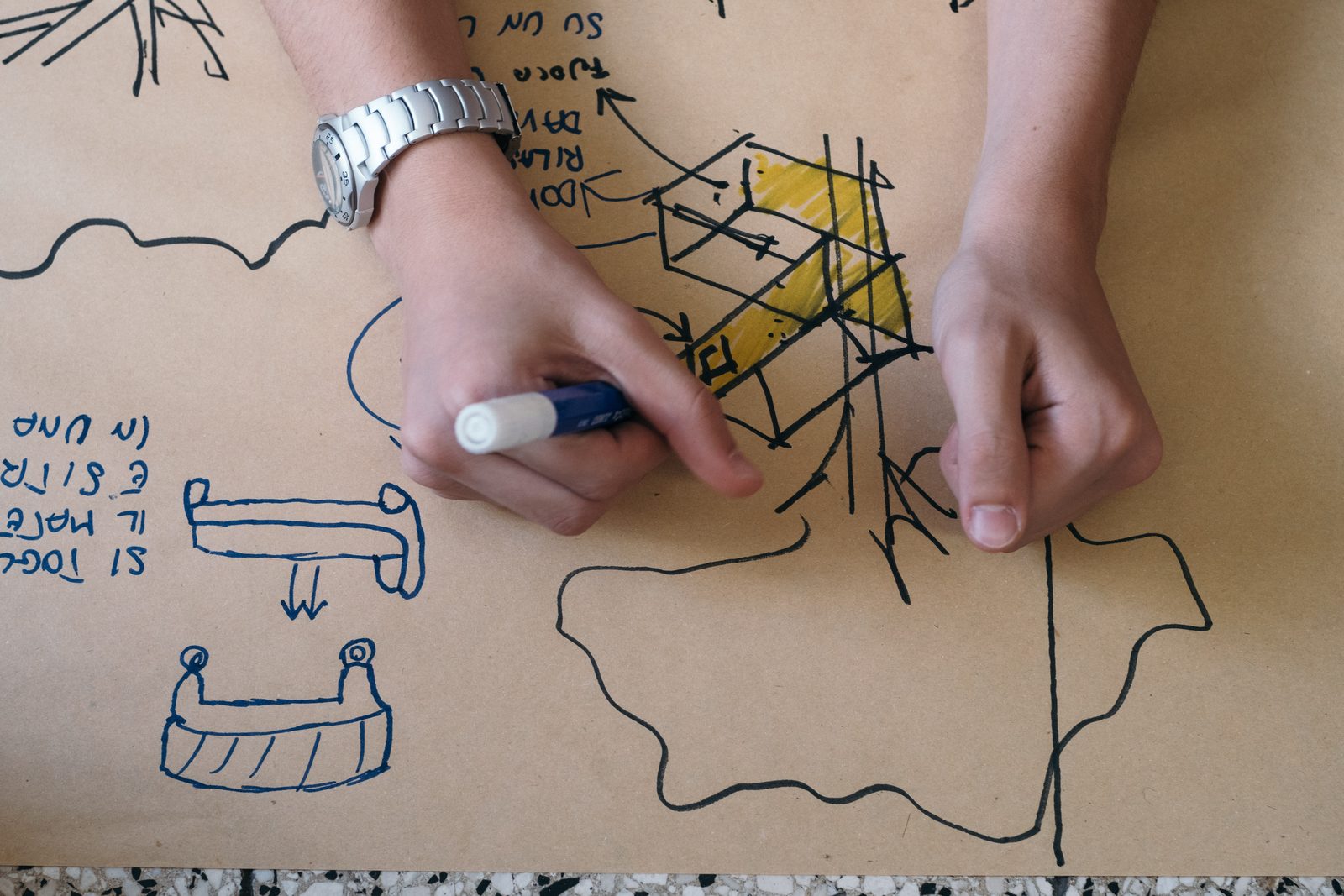 Colla Lab II Fase 2 — sistemazione del plastico 1:50 del cortile scolastico