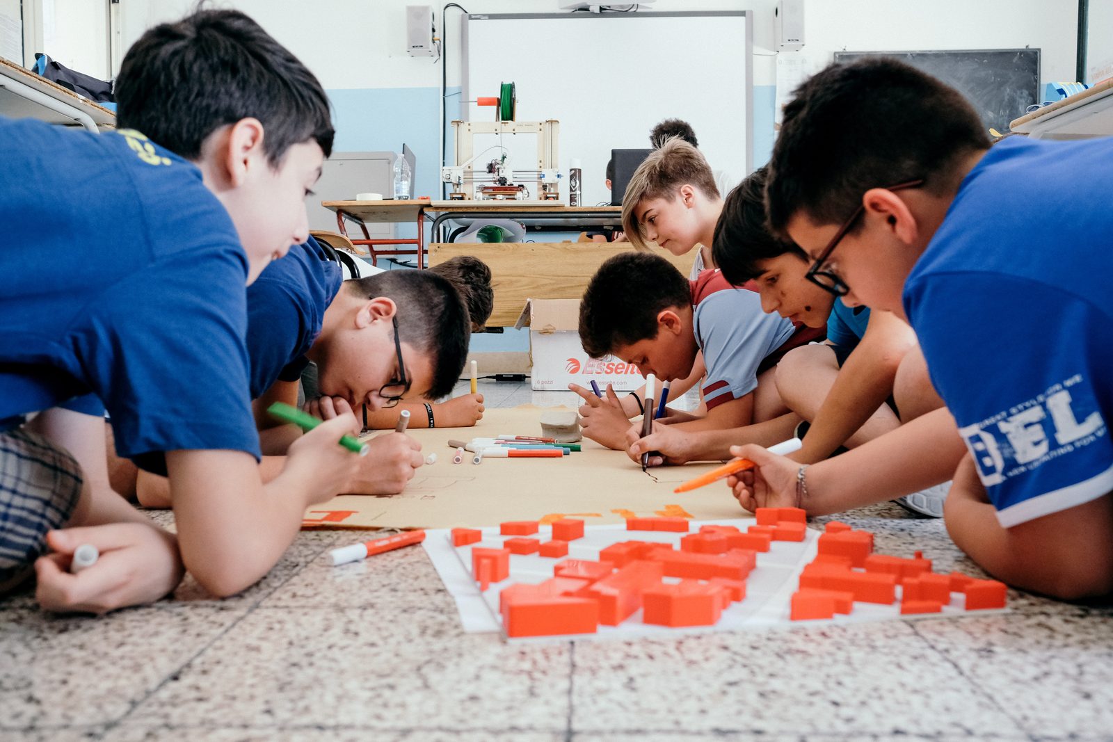 Colla Lab II Fase 3 — raccolta dei dispositivi stampati per la mostra