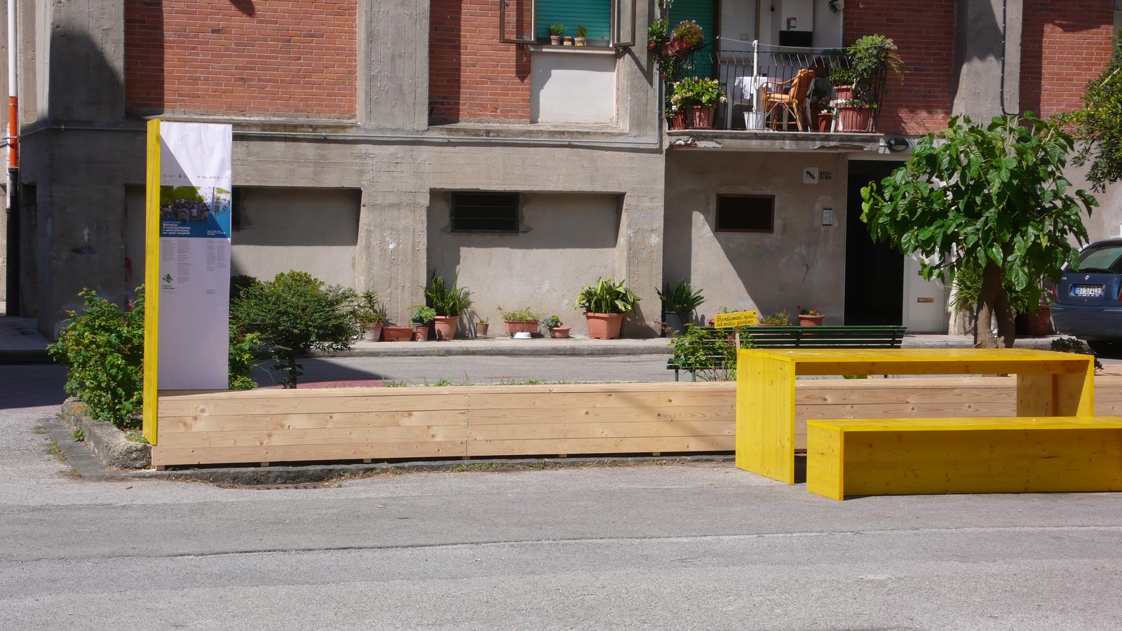 Innesti — veduta generale di Piazzetta Kennedy dopo la trasformazione, Sapri 2014