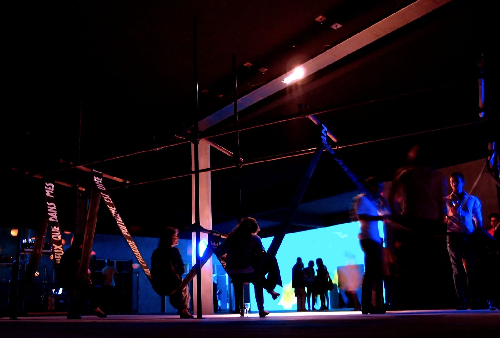 Le Fil Noir — vista dell'installazione nello spazio HBTOO
