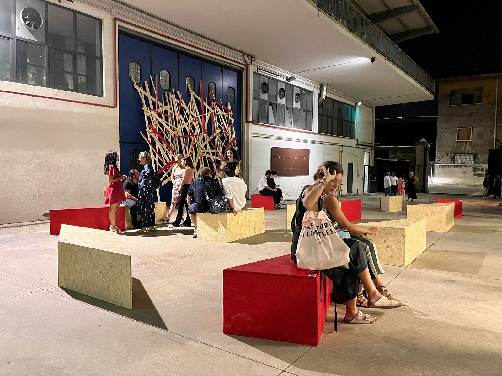 R-EST-ART — elementi scenografici assemblati