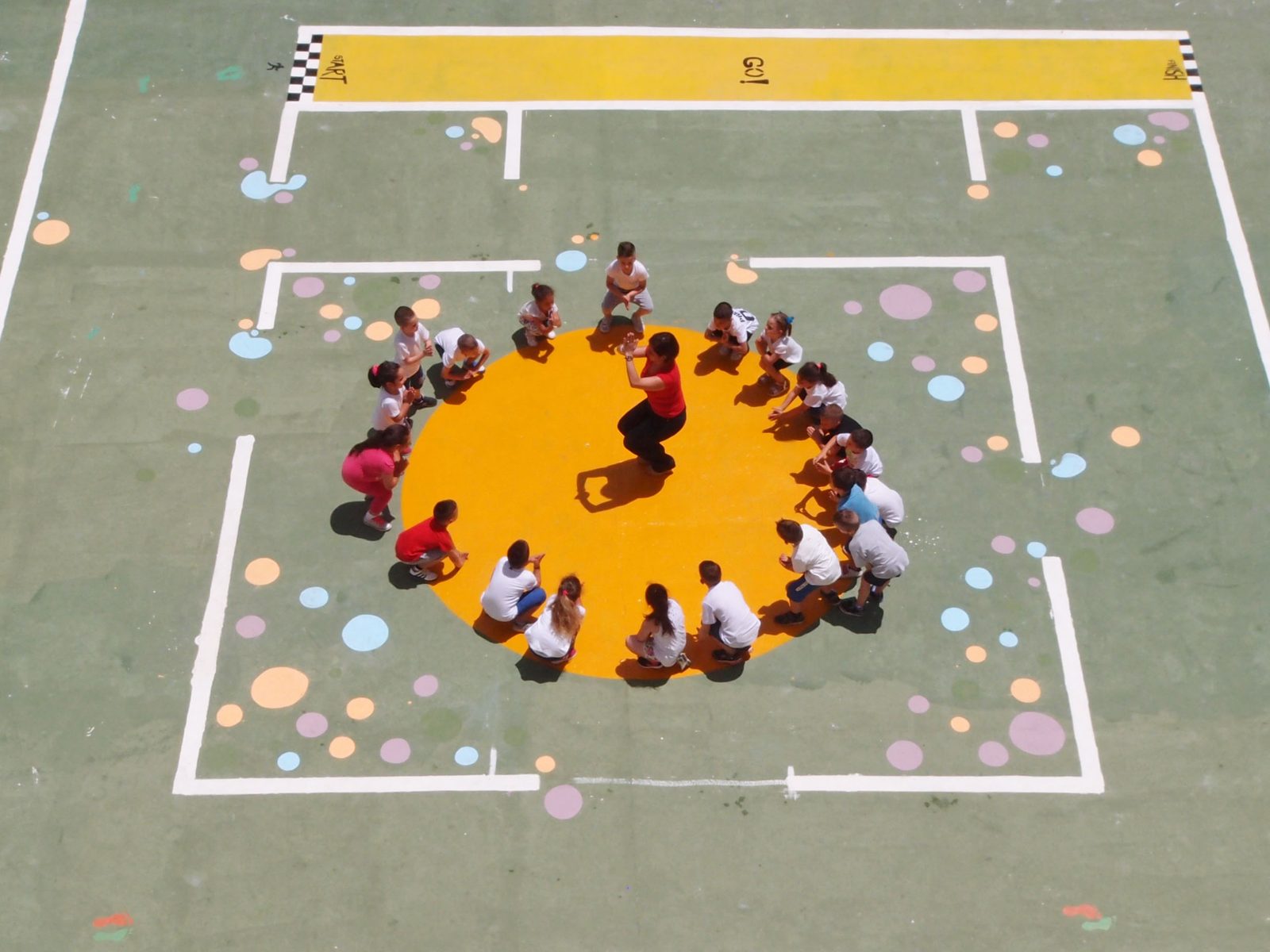 SGAT — dettaglio decorazione pavimentazione cortile