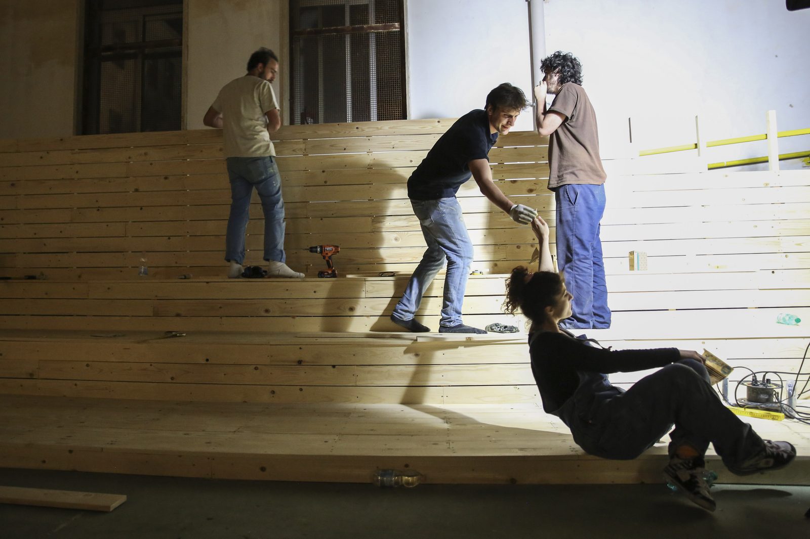 Cantiere SGAT — autocostruzione elementi di arredo in legno