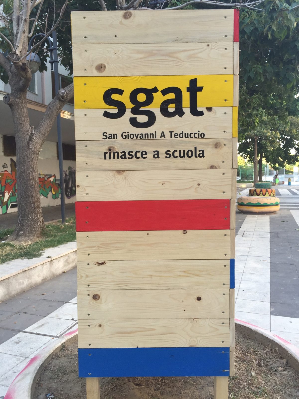 Colla Lab I — bambini co-progettano gli arredi della piazza, San Giovanni a Teduccio 2016