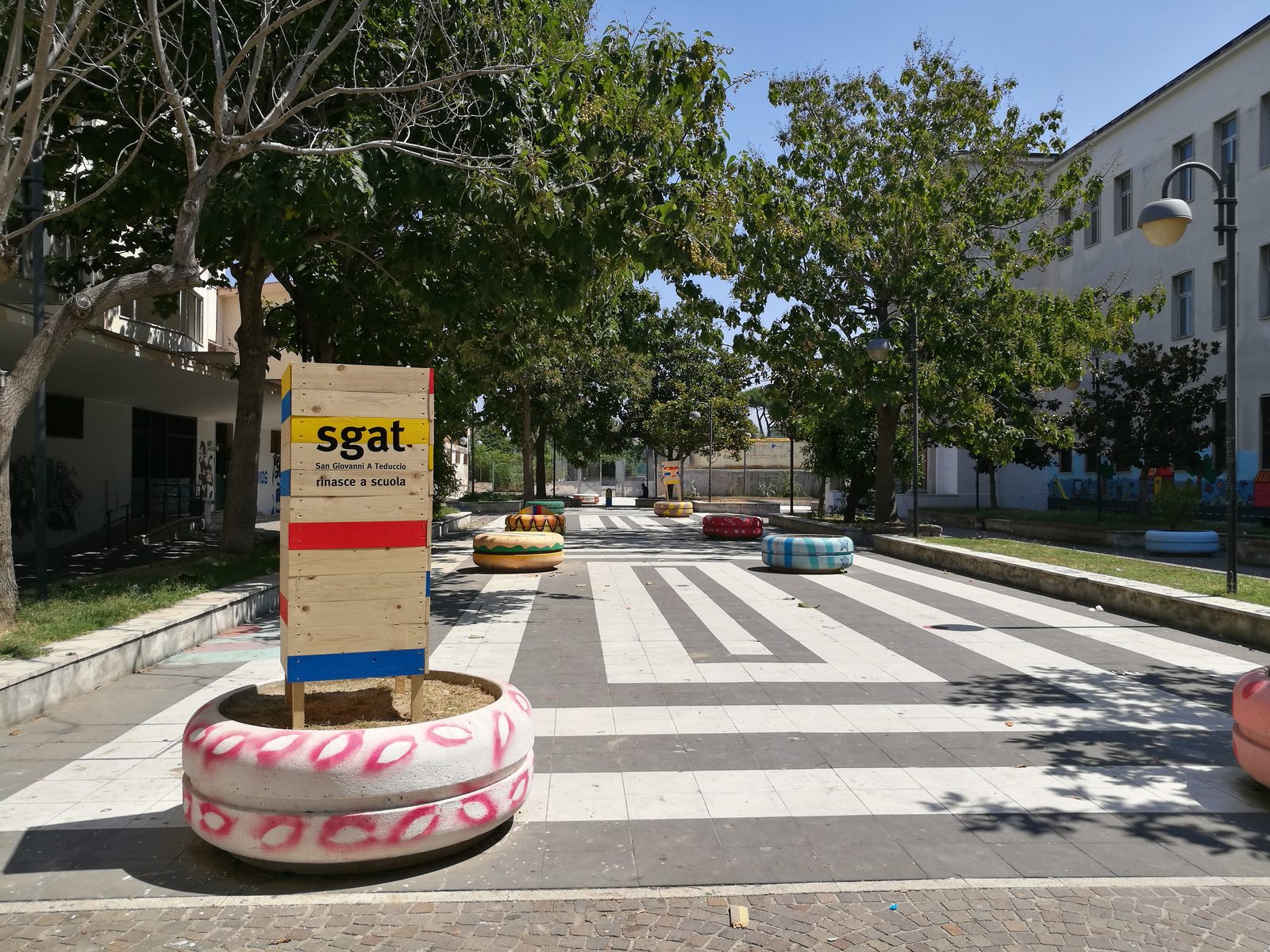 Colla Lab I — bambini nella piazza di San Giovanni a Teduccio