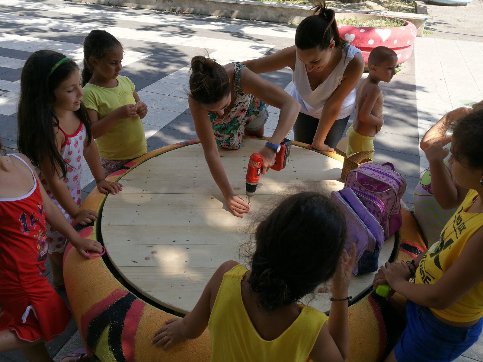 Colla Lab I — bambini al lavoro nella fase costruttiva