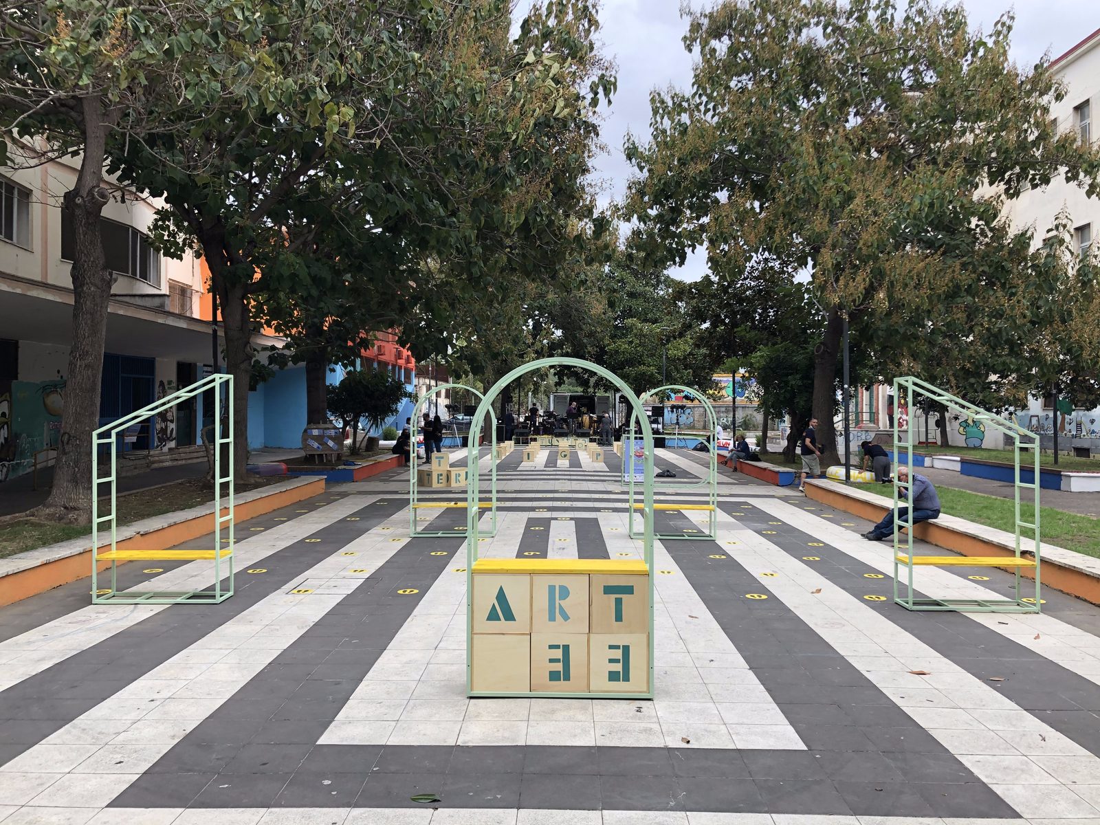 TU-TTO — evento festival nella piazzetta